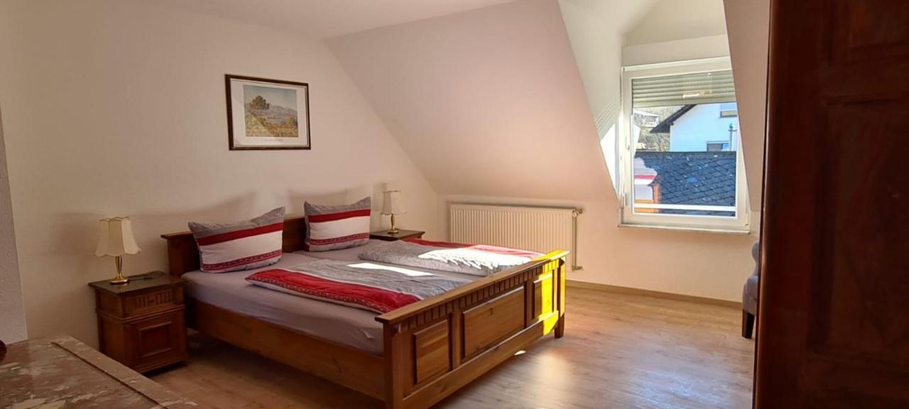 Ferienhaus Schnitzius Kinheim Экстерьер фото